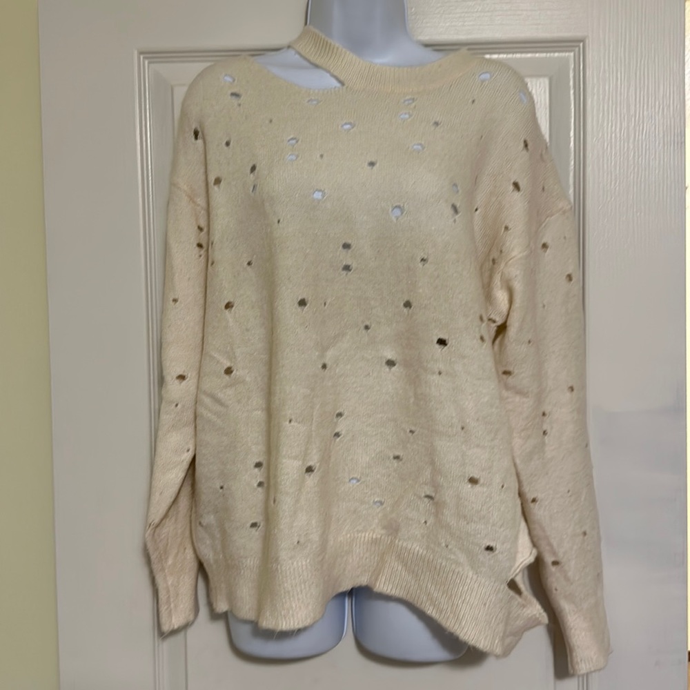 Distressed sweater - Picture 3 of 8